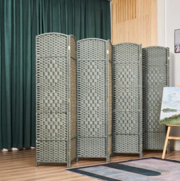 Layar bambu lipat sebagai partisi